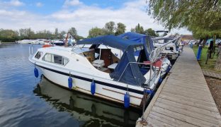 Seamaster 27 - Avocet - 4 Berth Inland cruiser