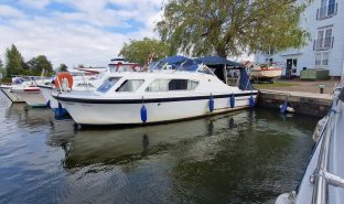 Seamaster 27 - Avocet - 4 Berth Inland cruiser