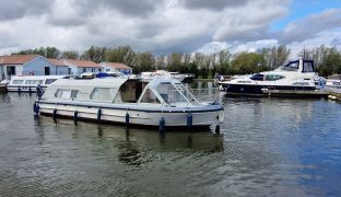 Alpha 34 - Enterprise - 6 Berth Inland River Cruiser