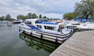 Aquafibre 38 - Rosalind Too - 6 Berth Inland Cruiser