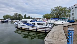 Aquafibre 38 - Rosalind Too - 6 Berth Inland Cruiser