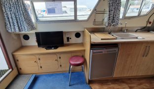 Aquafibre 38 - Rosalind Too - 6 Berth Inland Cruiser