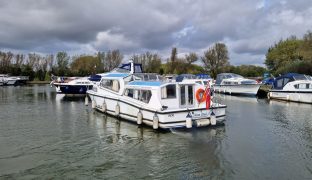 Aquafibre Pearl 38 - Moon Cloud  - 6 Berth Inland River Cruiser 