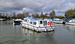 Aquafibre Pearl 38 - Moon Cloud  - 6 Berth Inland River Cruiser 