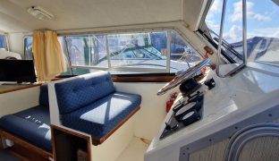 Aquafibre Pearl 38 - Moon Cloud  - 6 Berth Inland River Cruiser 