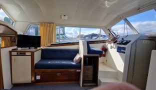 Aquafibre Pearl 38 - Moon Cloud  - 6 Berth Inland River Cruiser 