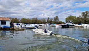 TERHI HERBERT WOODS - BIG FUN - Sports Boat