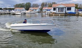 TERHI HERBERT WOODS - BIG FUN - Sports Boat