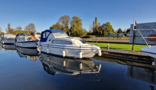 Viking 22 - Lazy Buoy - 4 Berth Inland cruiser