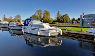 Viking 22 - Lazy Buoy - 4 Berth Inland cruiser