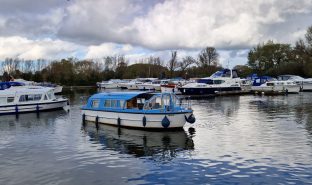 Bounty 28 - Broadland Melody - 4 Berth Inland River Cruiser