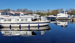 Alphacraft 32 - Pearl - 6 Berth Broads  River Cruiser