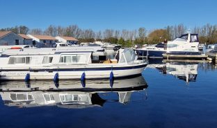 Alphacraft 32 - Pearl - 6 Berth Broads  River Cruiser