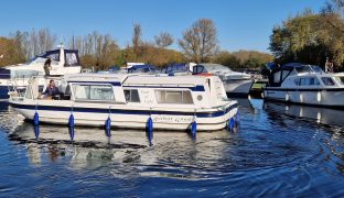 Alphacraft 32 - Pearl - 6 Berth Broads  River Cruiser