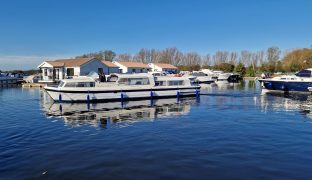 Aquafibre Entrepreneur 44 - Bright Light - 11 Berth Inland Cruiser