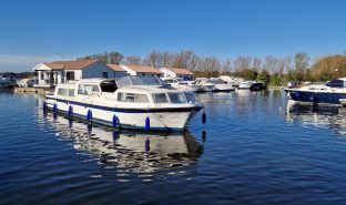 Aquafibre Entrepreneur 44 - Bright Light - 11 Berth Inland Cruiser