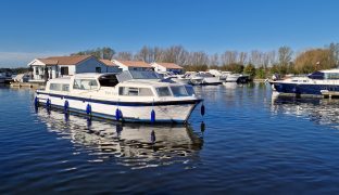 Aquafibre Entrepreneur 44 - Bright Light - 11 Berth Inland Cruiser