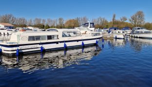 Aquafibre Entrepreneur 44 - Bright Light - 11 Berth Inland Cruiser