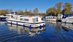 Aquafibre Entrepreneur 44 - Bright Light - 11 Berth Inland Cruiser