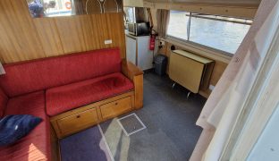 Alphacraft 42 - Commanding - 6 Berth Inland Cruiser