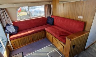 Alphacraft 42 - Commanding - 6 Berth Inland Cruiser