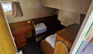 Alphacraft 42 - Commanding - 6 Berth Inland Cruiser