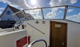 Alphacraft 42 - Commanding - 6 Berth Inland Cruiser