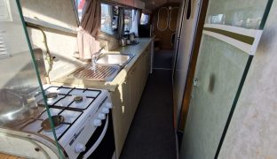 Alphacraft 42 - Commanding - 6 Berth Inland Cruiser