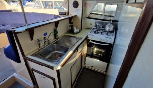 Connoisseur Commadore - Western - 6 Berth Inland Cruiser