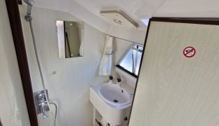 Connoisseur Commadore - Western - 6 Berth Inland Cruiser