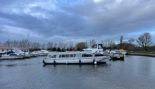 Horizon 35 - MEANDER - 6 Berth Inland river cruiser