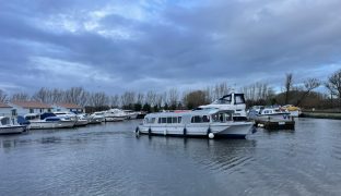 Horizon 35 - MEANDER - 6 Berth Inland river cruiser