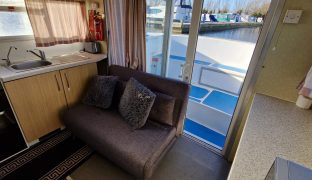 Aquafibre 38 - Antigua 1 - 7 Berth Inland cruiser