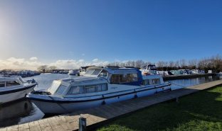 Aquafibre 38 - Antigua 1 - 7 Berth Inland cruiser