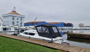 Shetland 4plus2 - Definitely Maybe - 4 Berth Inland cruiser 